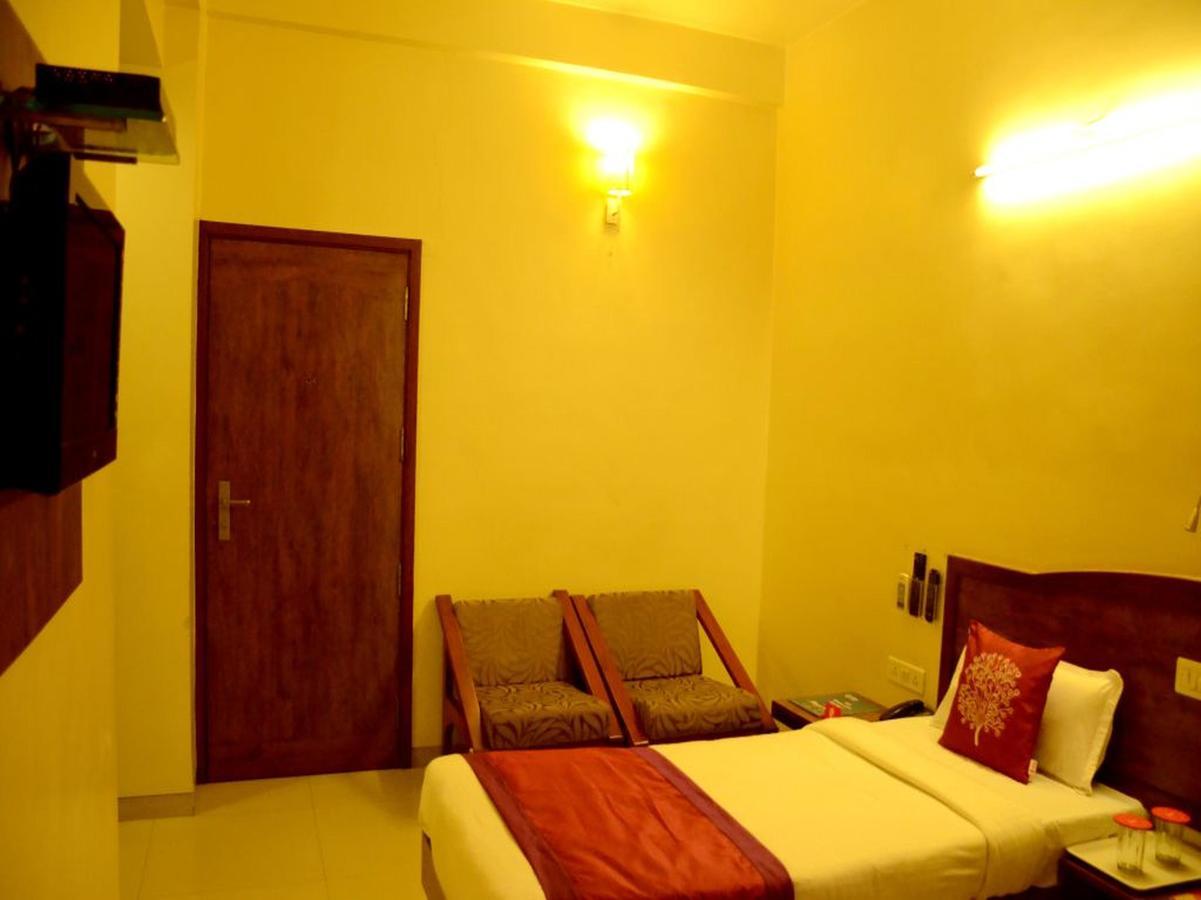 Hotel Ashiyana Pune Exterior foto